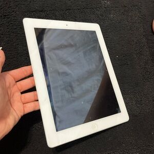 Apple White Tablet with Black Screen